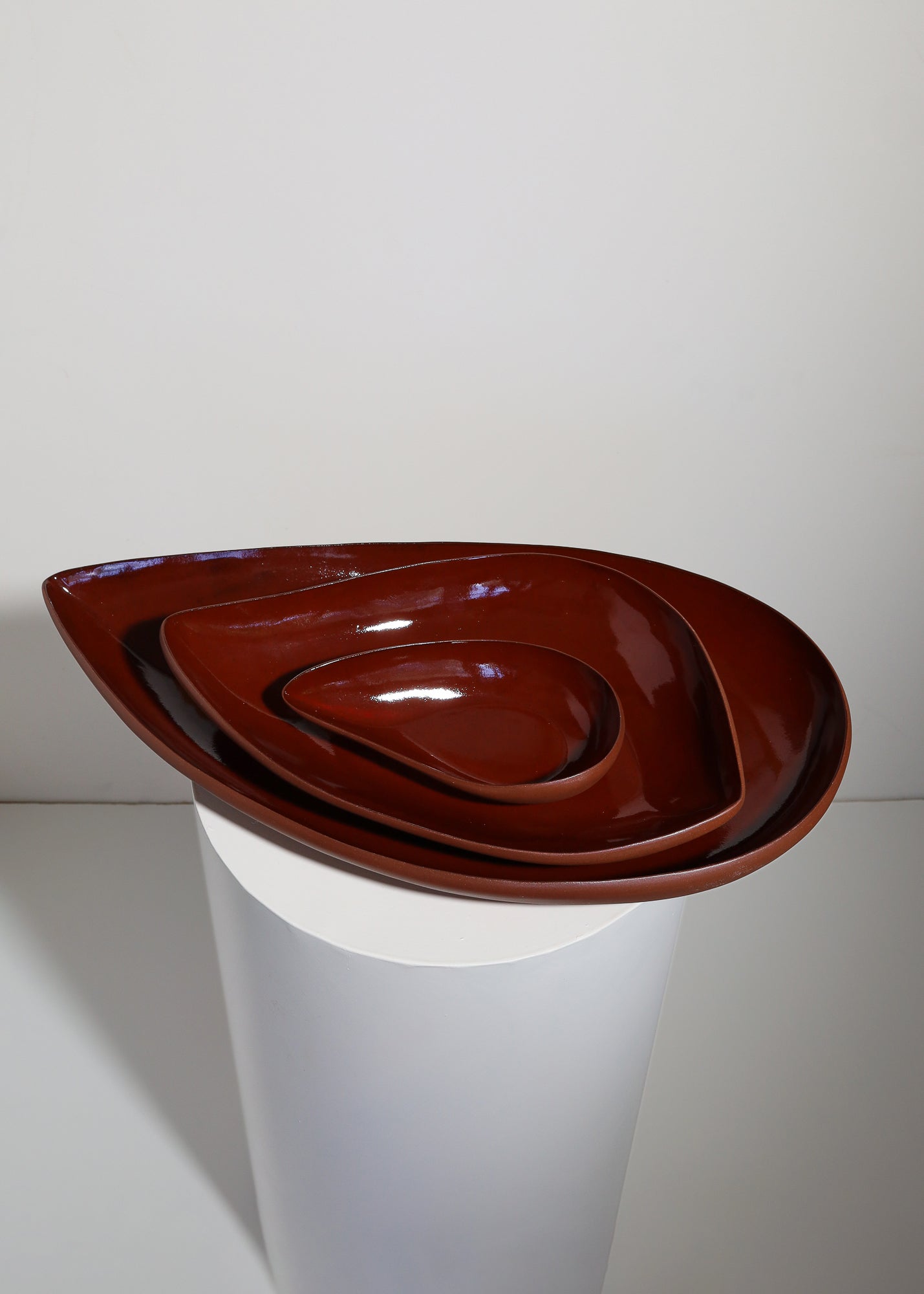 Folium Serving Bowl